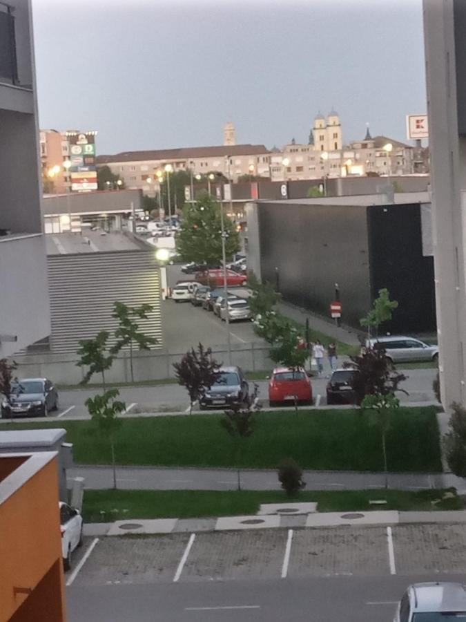 Apartament Gabriella'S Home Nagyvárad Kültér fotó